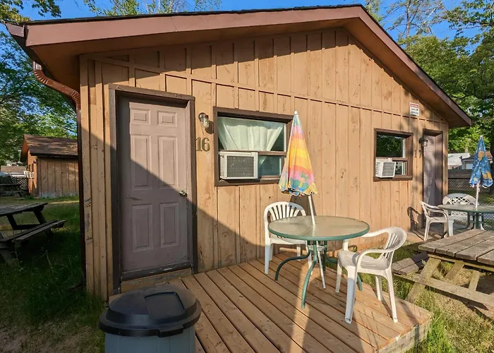 Tiny Wood Cottage 16
